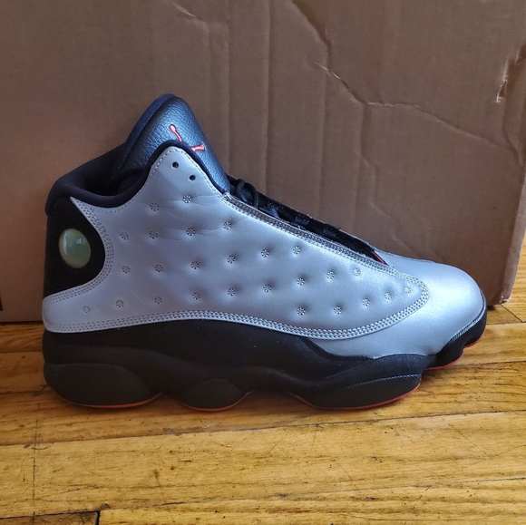 Air Jordan 13 Retro 'Reflective Silver' - Picture 2 of 12